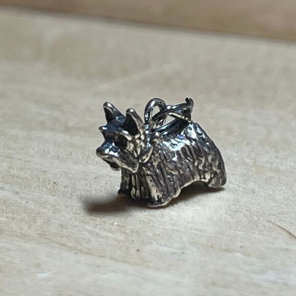 Sterling Silver Scottish Terrier Dog Puppy Yorkie Pet Charm Pendant - Picture 1 of 5